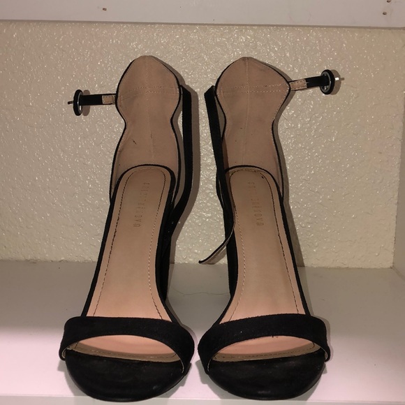 Black High Heels - Picture 1 of 3